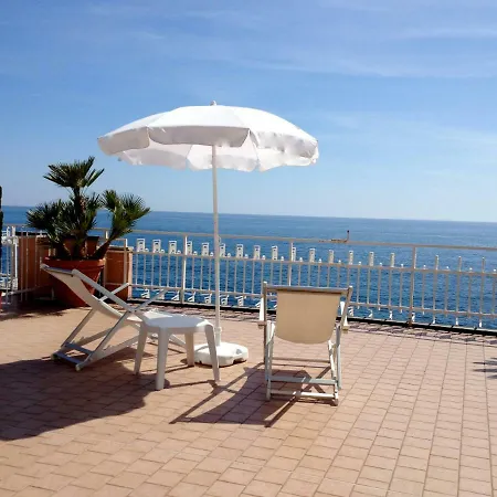 アパート Terrazza Sul Mare - Balzi Rossi *